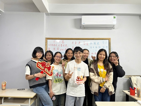 BÀI DỰ THI Bwinnhacai与你 - 一路生花. SBD 002_Minh Nguyệt (Lớp Thương hiệu Bwin vẫn được duy trì5.7885)